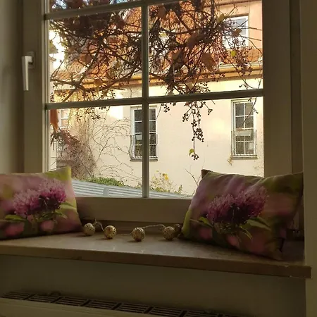 Fuenfbettzimmer Mit Etagenbad Im Hostel, Innenstadt Appartement